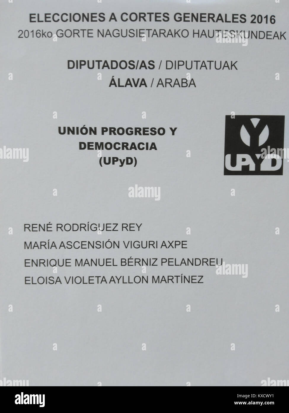Ein Referat für die politische Wahlkampagne aus Álava (Spanien) aus dem Jahr 2016, das sich auf die Partei Unión Progreso y Democracia (UPyD) bezieht und die lokale Wahlbeteiligung und politische Aktivität widerspiegelt. Stockfoto