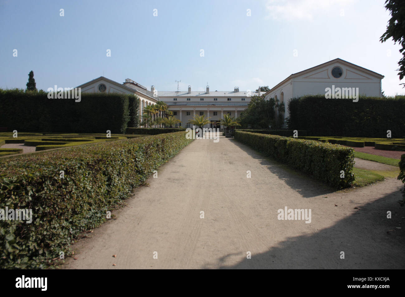 Ein strukturiertes HTML-Dokument mit der Bezeichnung „3.díl html fc88c64“, das das dritte Segment in einer Reihe webbasierter oder codierter Textdateien zur Informationsspeicherung kennzeichnet. Stockfoto