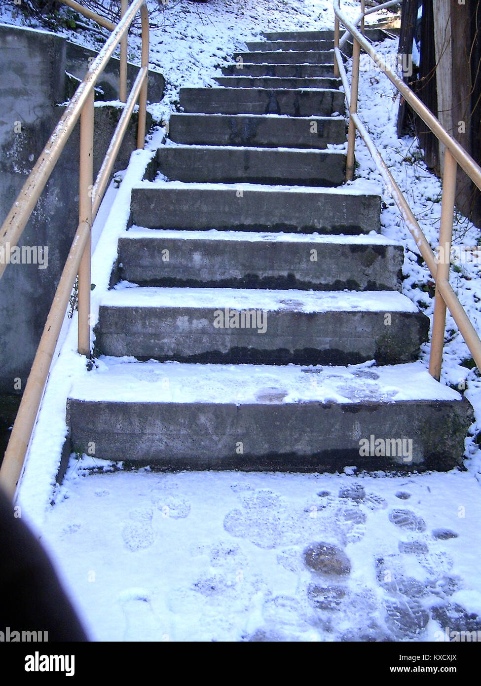 Verweis auf ein digitales HTML-Dokument mit der Bezeichnung „3.dl html 37a31d9e“, das wahrscheinlich Teil eines Web- oder Programmierprojekts ist und als strukturiertes Dateiformat dient. Stockfoto