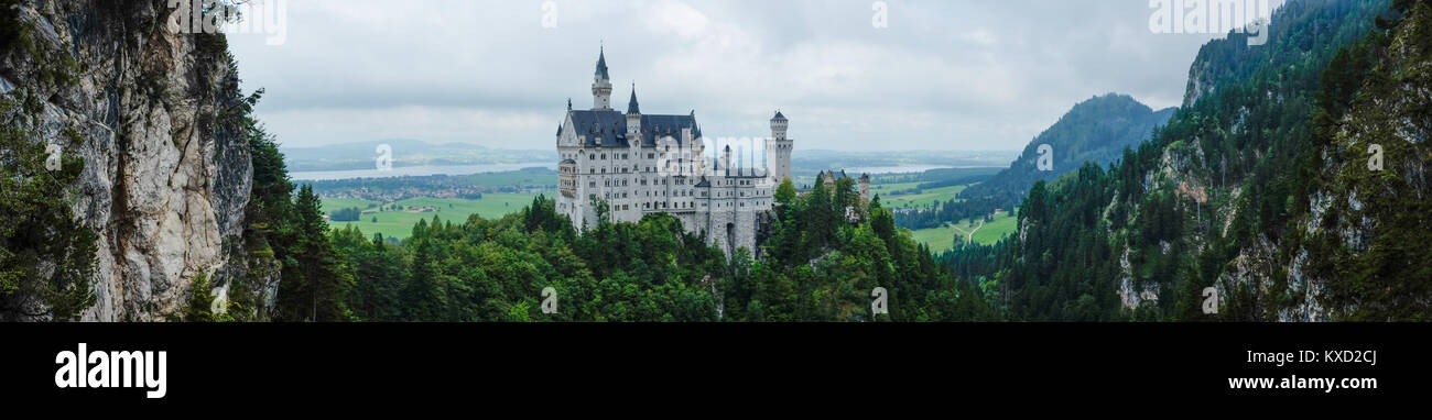 Schloss Neuschwanstein, Schloss Hohenschwangau, Deutschland, berühmt für sein Aussehen in Chitty Chitty Bang Bang Stockfoto