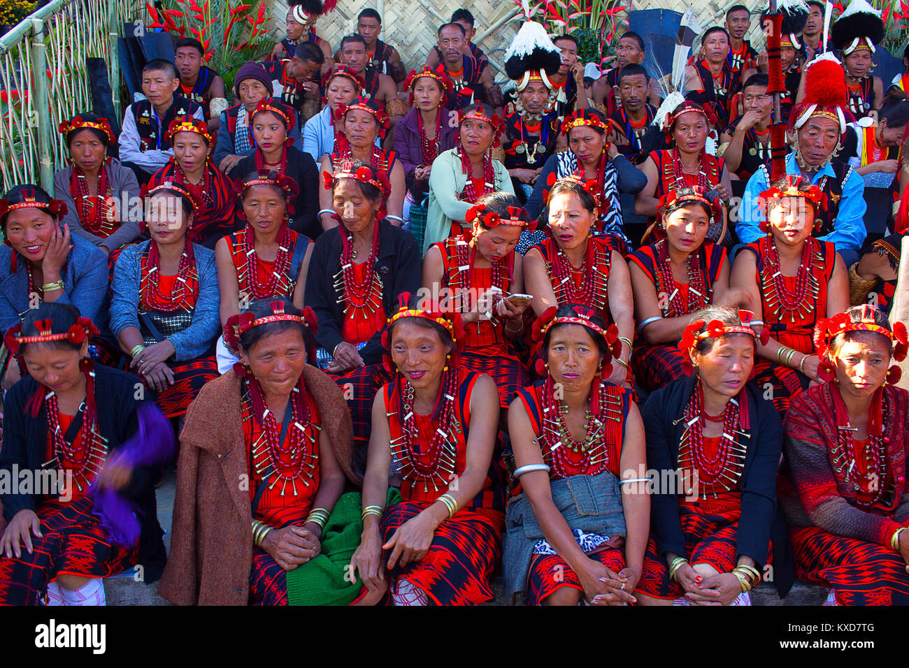 Konyak Stamm Frauen an Horbnill Festival, Kisama, Nagaland, Indien Stockfoto