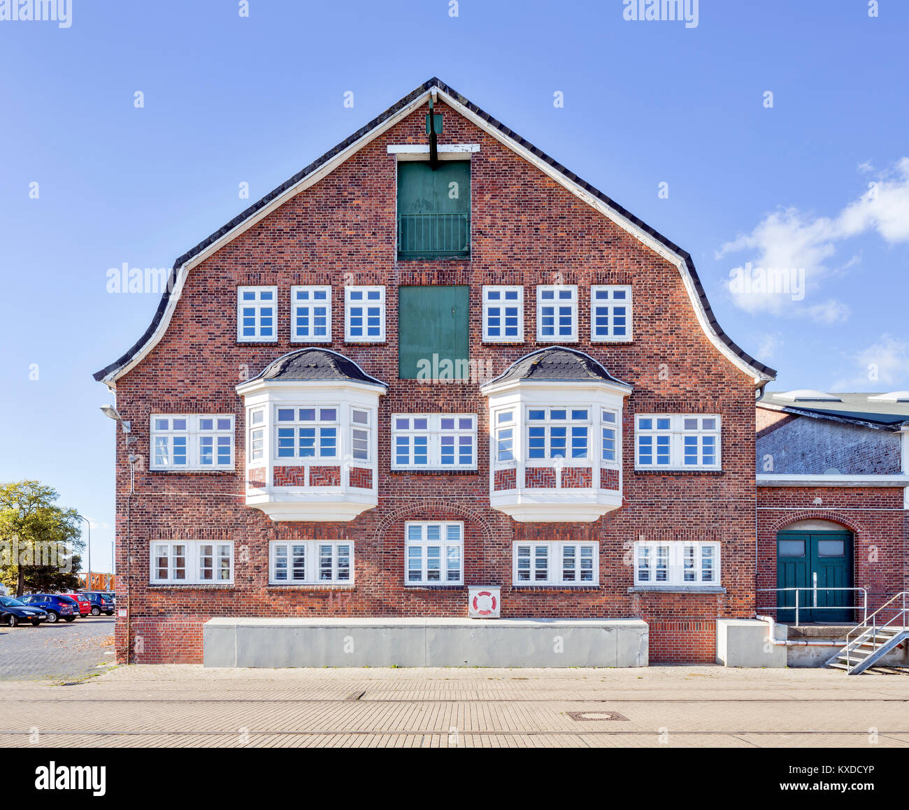 Historische Büro- und Lagergebäude im Hafen, Kapitän-Alexander-Straße, Cuxhaven, Niedersachsen, Deutschland Stockfoto