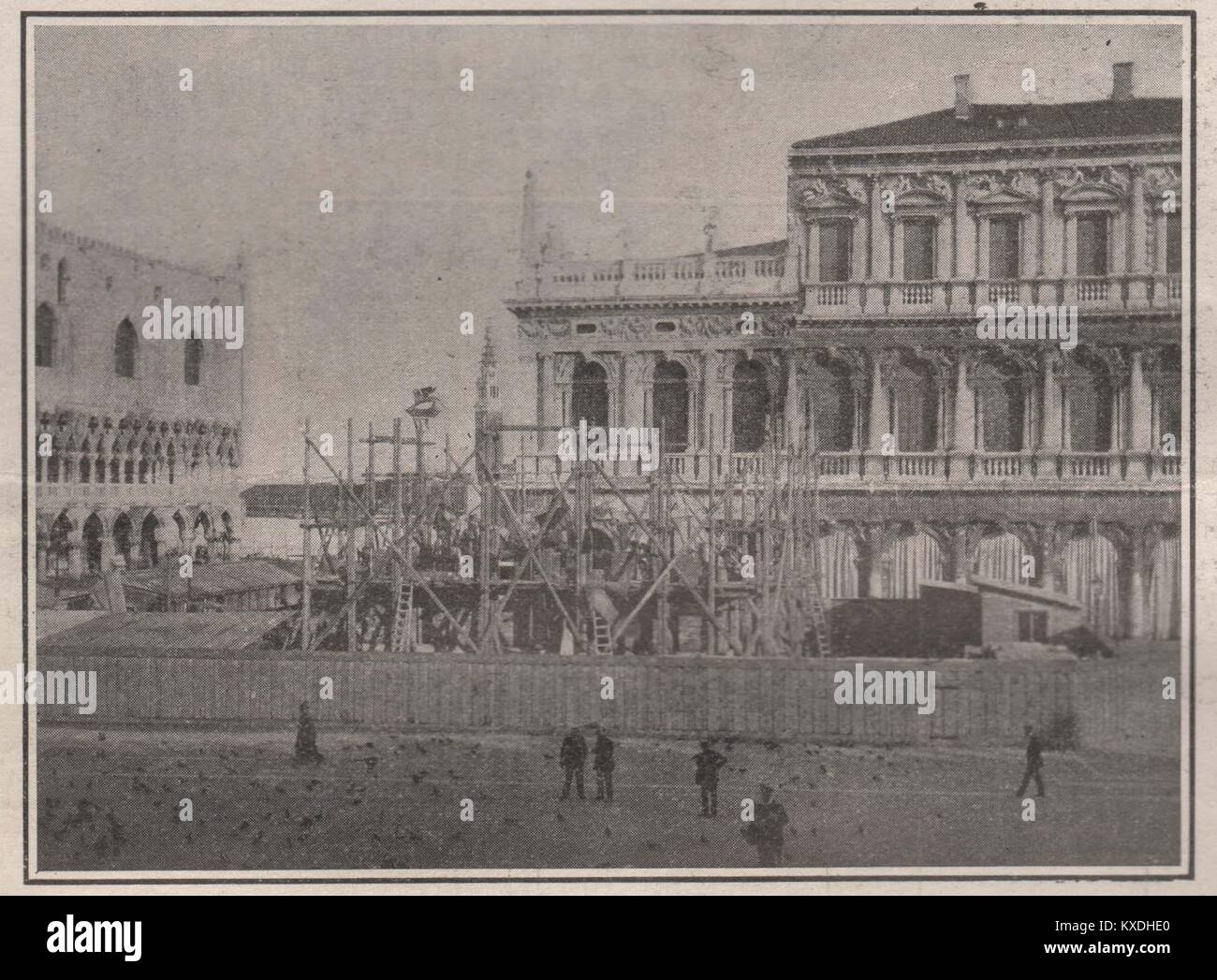 Die Errichtung der Mauerwerk des Campanile. Der Royal Palace auf der Rückseite wurde komplett restauriert Stockfoto