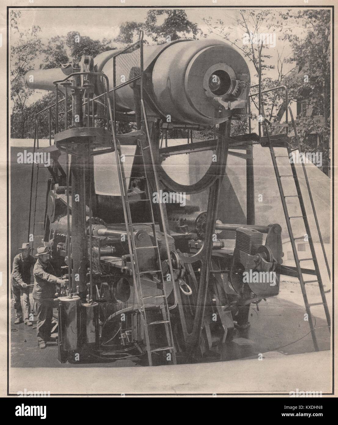 Der Krieg Abteilung Ausstellung in St. Louis. 12-Zoll 42 Kaliber Gewehr auf Verschwinden. Gewicht der Pistole, 131,500 Pfund… Stockfoto