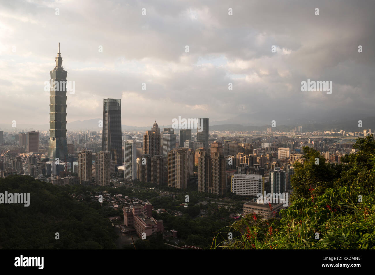 Skyline mit Taipei 101 Tower, Xinyi District, Taipei, Taiwan, China Stockfoto