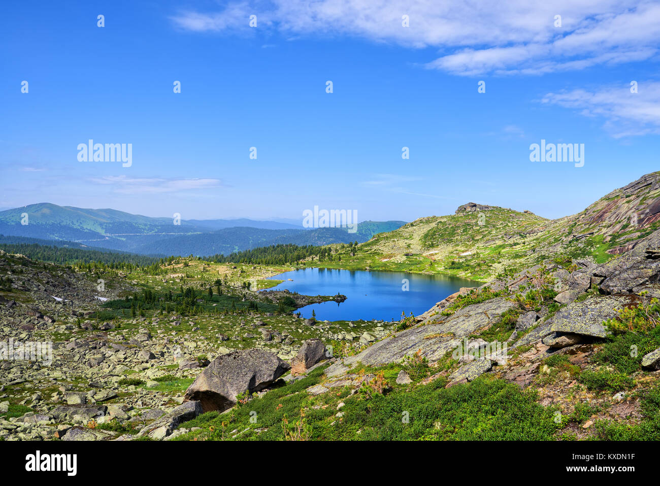 Geschnitzt See glazialen Ursprungs im westlichen Sayan. Naturpark 'Ergaki'. Region Krasnojarsk. Russland Stockfoto