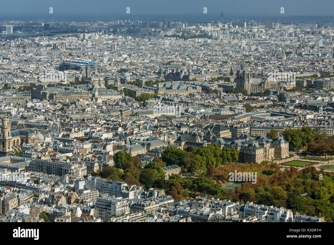 Blick auf die Stadt mit Jardin du Luxembourg, Île de la Cité, Kathedrale Notre Dame, Centre Pompidou, Paris, Frankreich Stockfoto