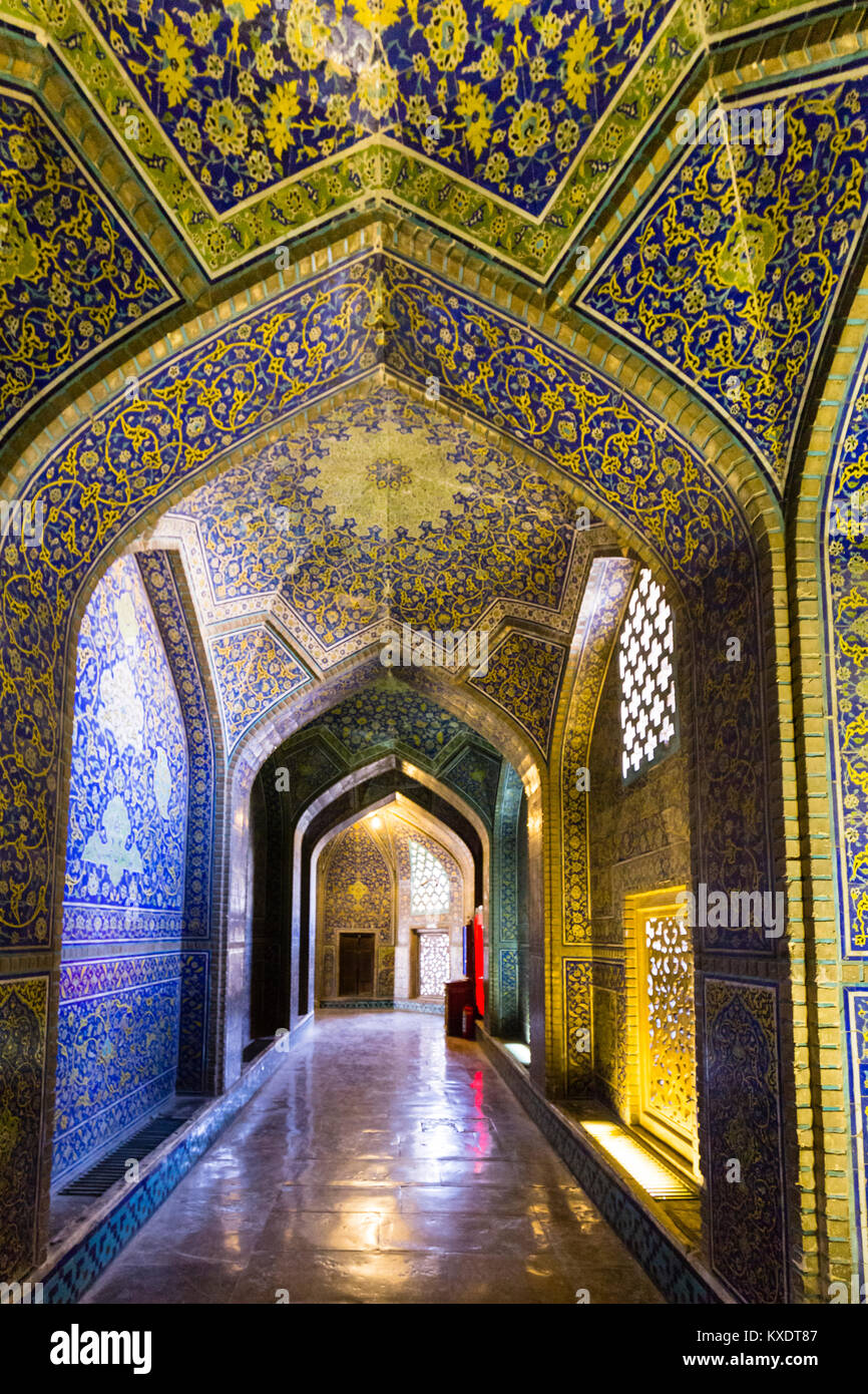 In MasjedeSheikh Lotfollah oder Sheikh Lotfollah Moschee, Naqshe