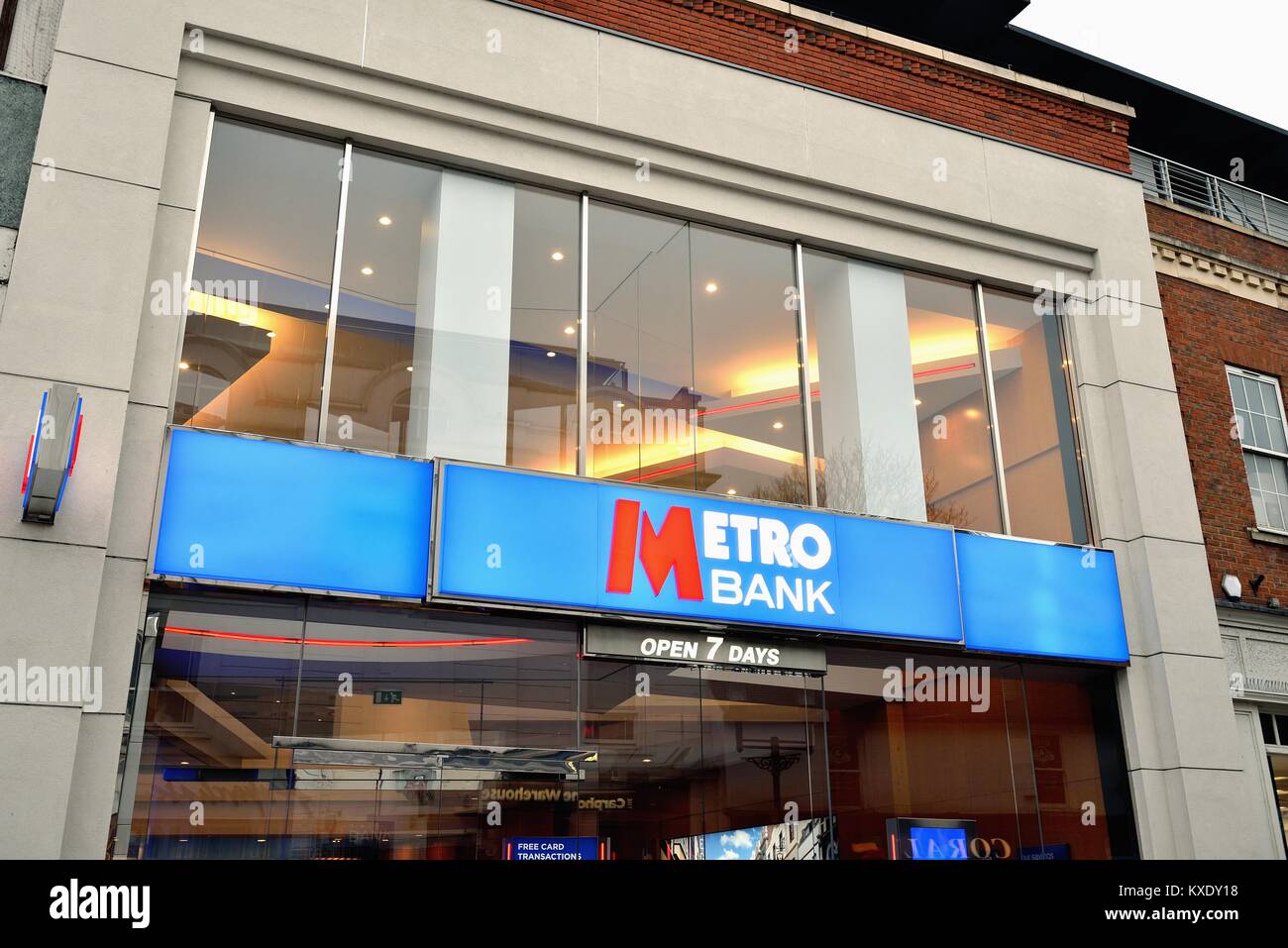 Äußere der Metro Bank Peascod Street Windsor Berkshire England Großbritannien Stockfoto