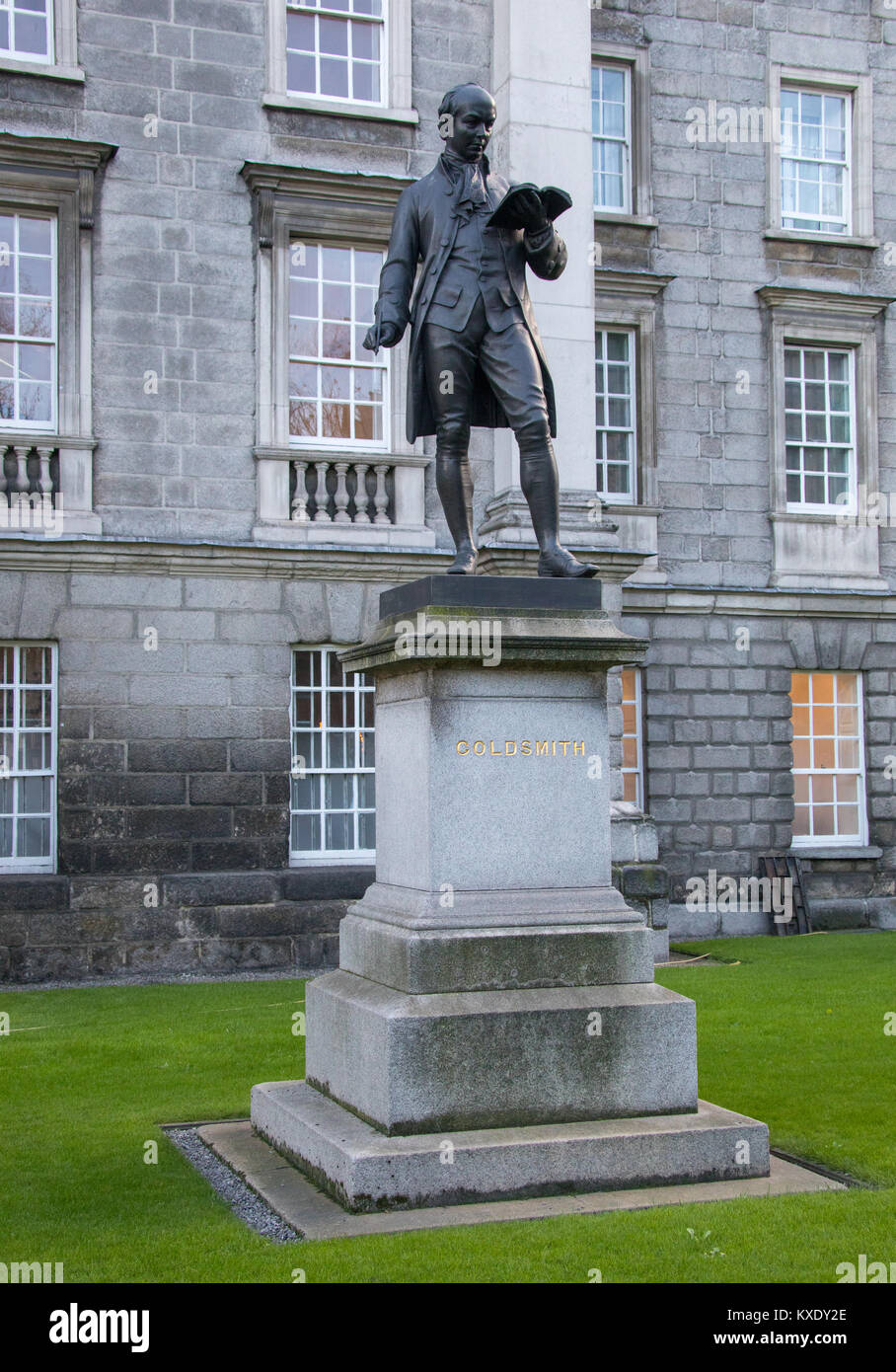 Statue von Oliver Coldsmith, Trinity College Dublin Stockfoto