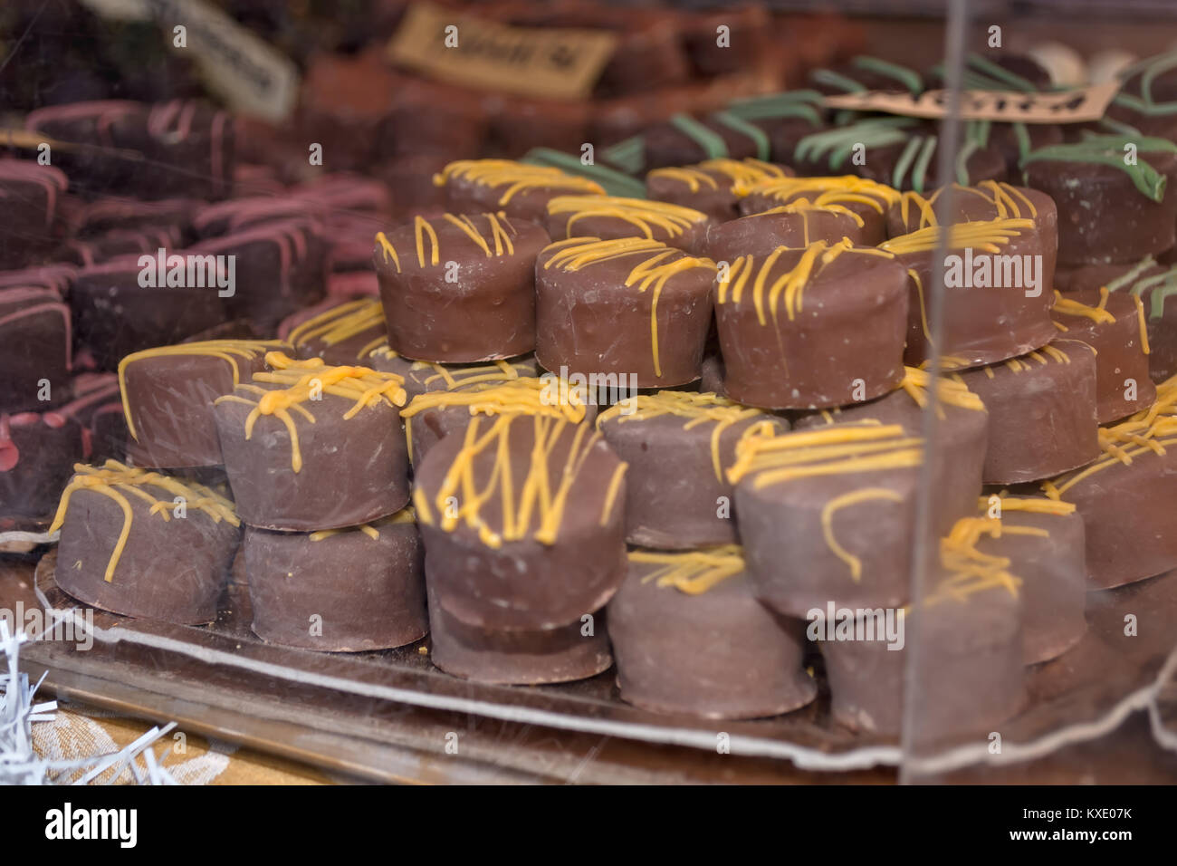 Tiramisu Pralinen auf Weihnachtsmärkten Stockfoto