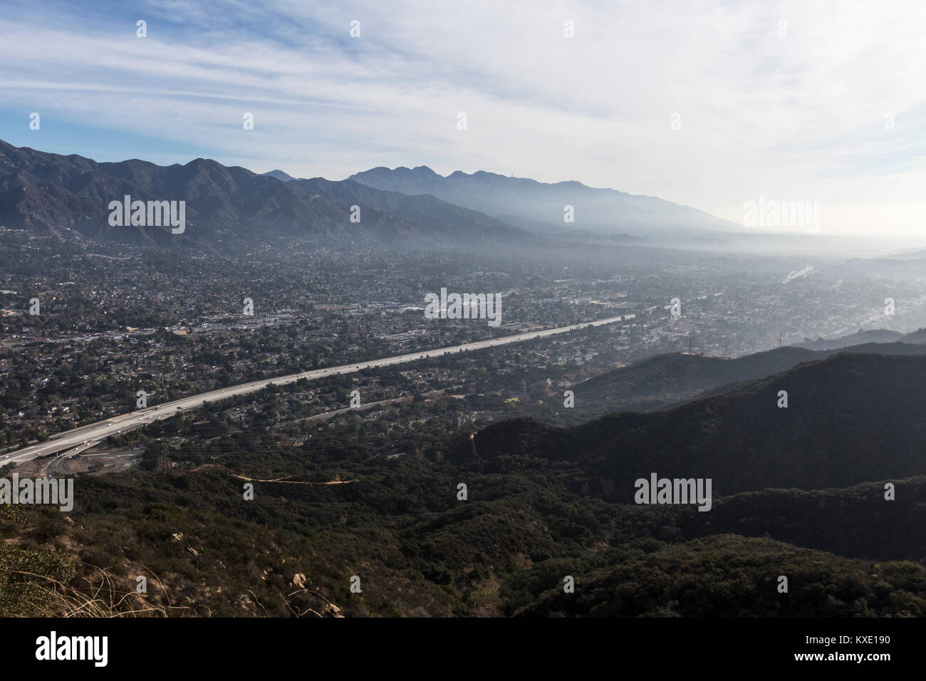 Südkalifornien Hügel Blick auf La Crescenta - Montrose und La Canada Flintridge in der Nähe von Los Angeles. Stockfoto