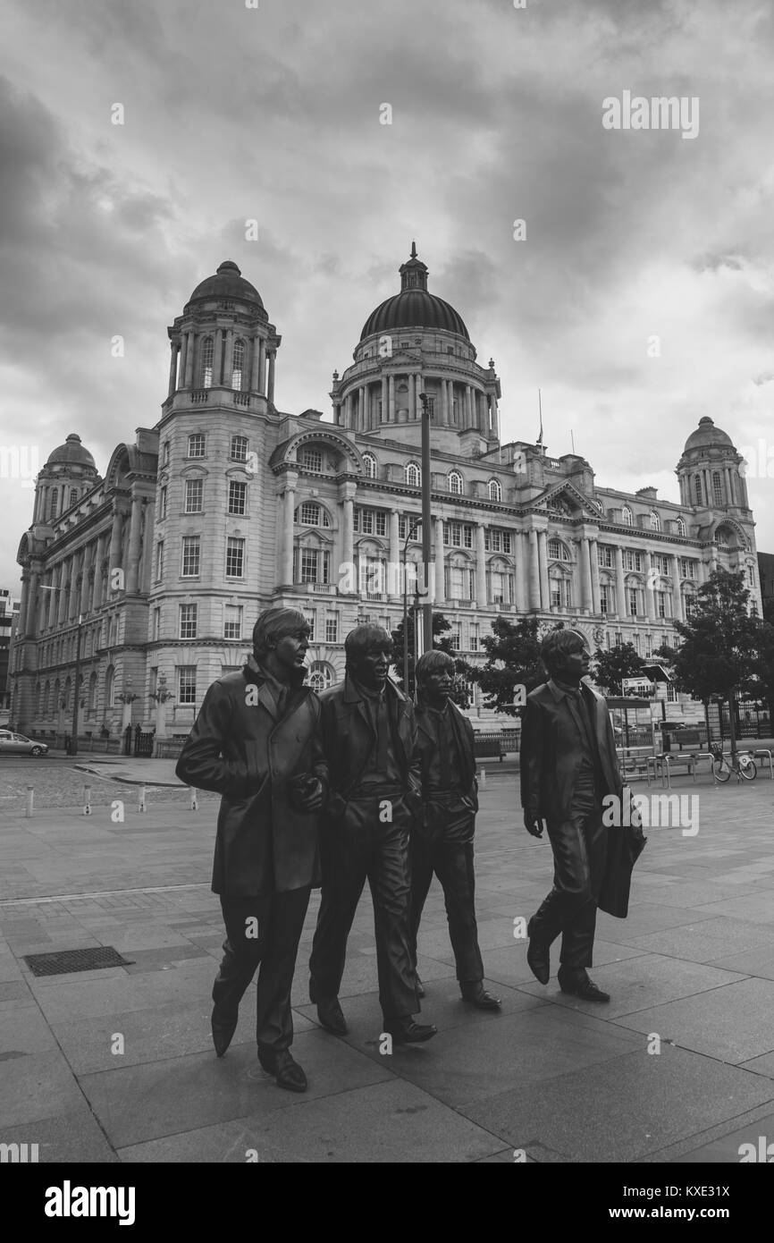 Die Beatles Statue. Denkmal in Liverpool, England, UK. Beliebte Bronze Statuen der vier Beatles erstellt von Bildhauer Andy Edwards. Stockfoto