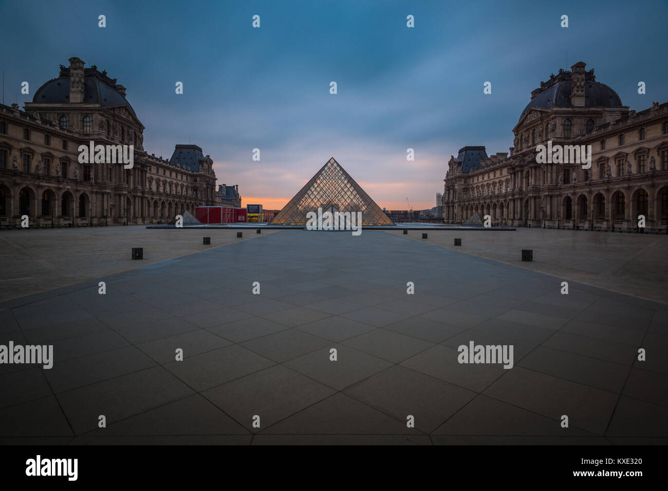 Der Louvre (Musée du Louvre), das weltweit größte Art Museum und ein historisches Denkmal in Paris, Frankreich. Stockfoto
