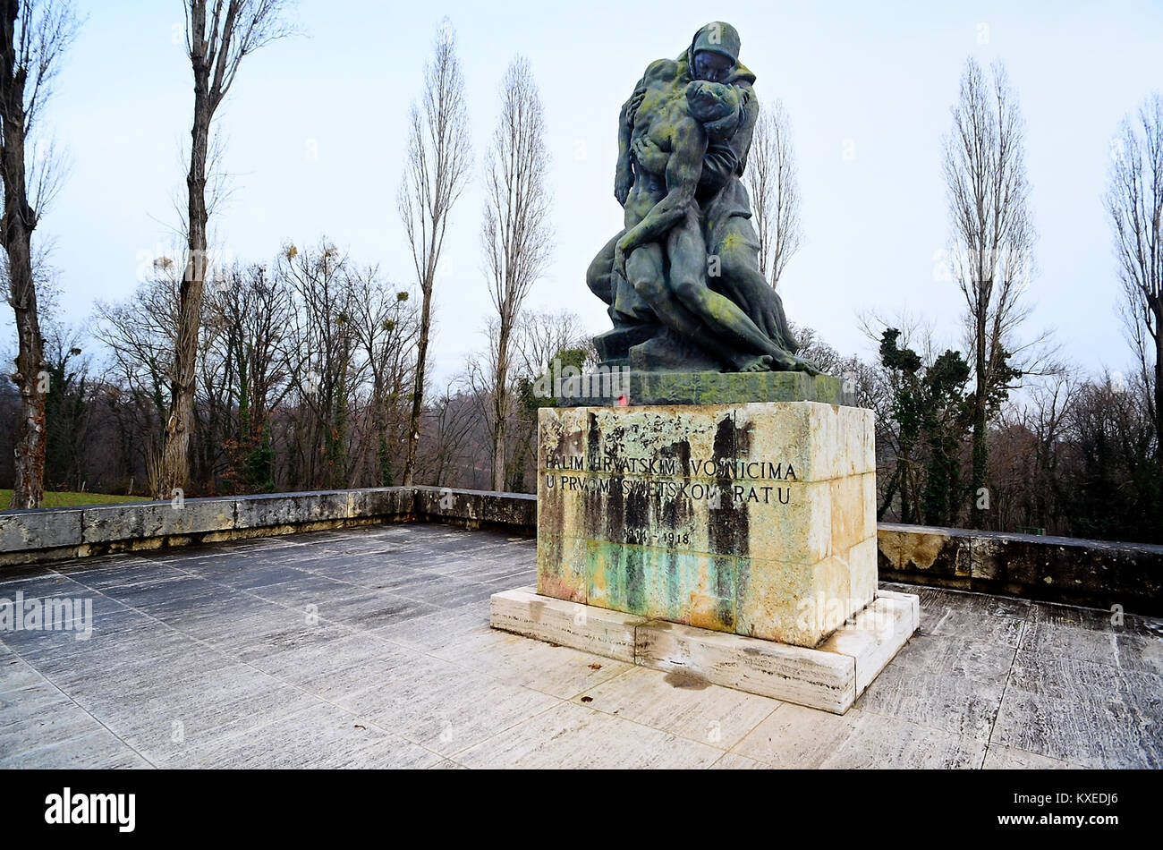 Zagreb, Kroatien. Die monumentale Friedhof Mirogoj. WWI-Denkmal, das Denkmal der kroatischen Soldaten starben während des Ersten Weltkriegs. Es wurde von Juri Tukalj und Vanja Radaus konzipiert. Stockfoto