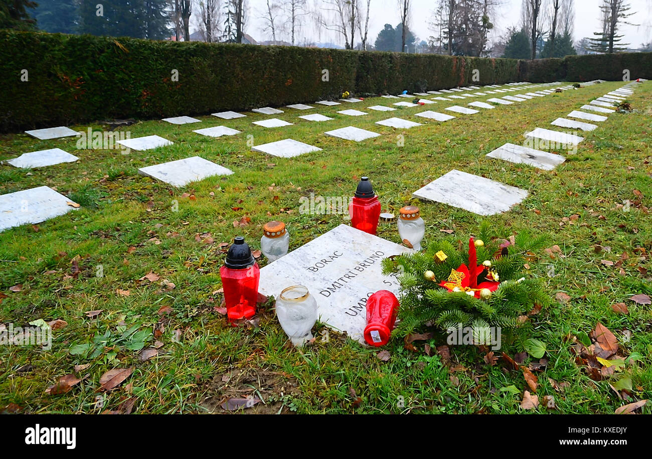 Zagreb, Kroatien. Die monumentale Friedhof Mirogoj. Die Partisanen Camp. Die Gräber der jugoslawischen Armee Soldaten, die in den Krankenhäusern bei der Krieg im Mai 1945 gestorben sind. Stockfoto