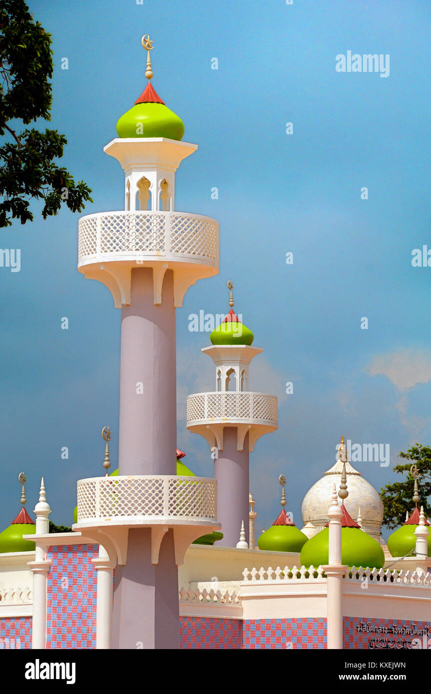 Modell oder ein Replikat der zentralen Moschee Pattani, Thailand am Islamischen Heritage Park oder Theme Park, Kuala Terengganu, Malaysia Stockfoto