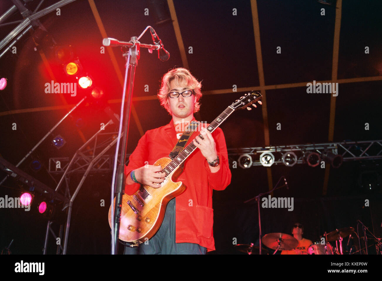 Sean Lennon spielend auf dem Glastonbury Festival 1998, Somerset, England, Vereinigtes Königreich. Stockfoto