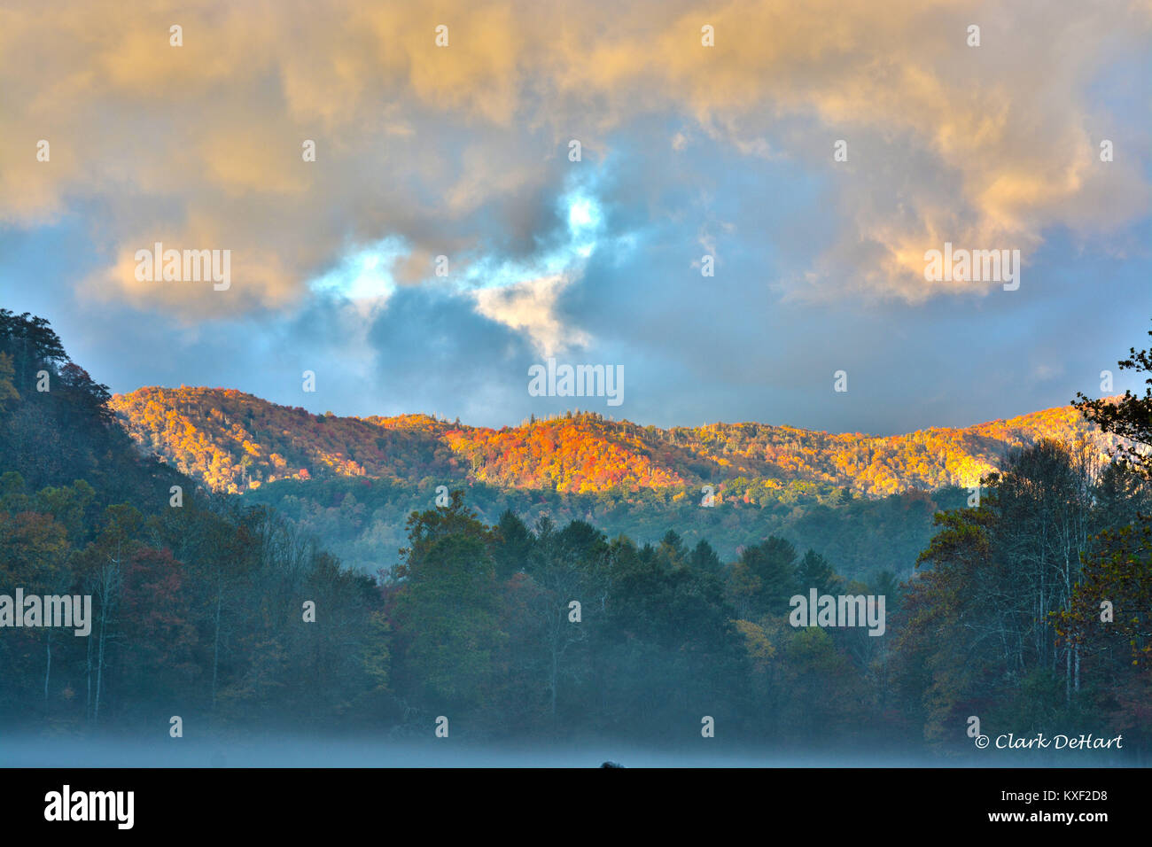 Sonnenaufgang in Cataloochee Tal Stockfoto