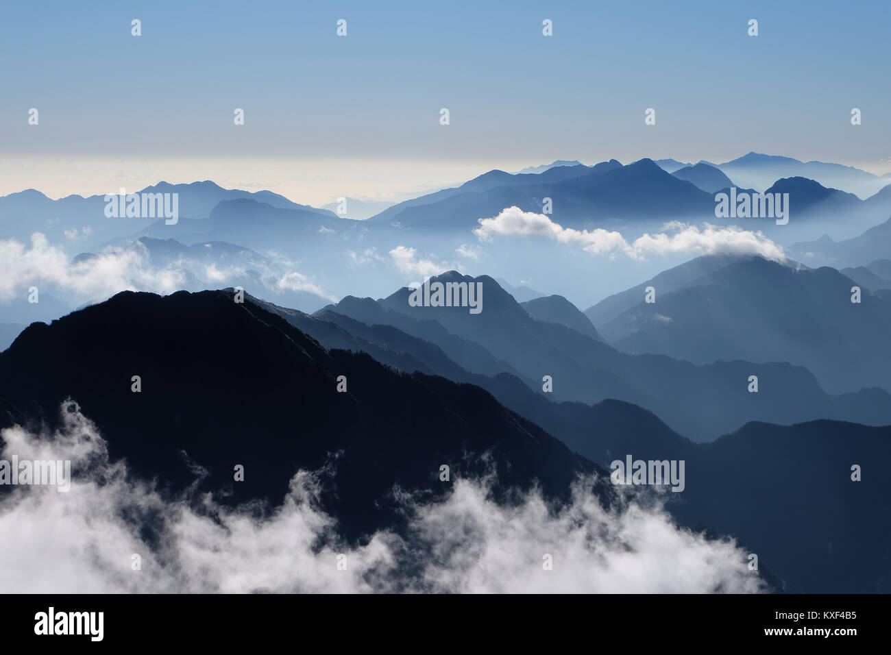 Der Gipfel schöne Landschaft von fansipan oder Phan Xi Pang Berg der höchste Berg in Indochina in Sapa Vietnam Stockfoto