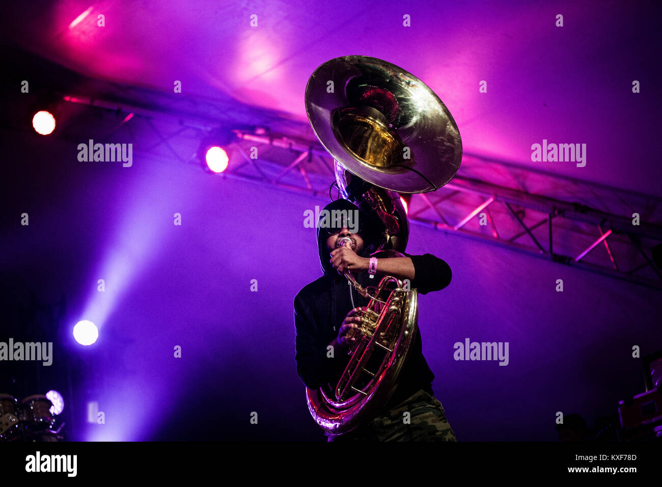 Die amerikanischen Hip Hop, Rap und Soul Band die Wurzeln führt ein Live Konzert Avantgarde Festival 2014 in Kopenhagen. Hier der Musiker Tuba Gooding Jr. (Damon Bryson) wird dargestellt, live auf der Bühne. Dänemark, 02.08.2014. Stockfoto