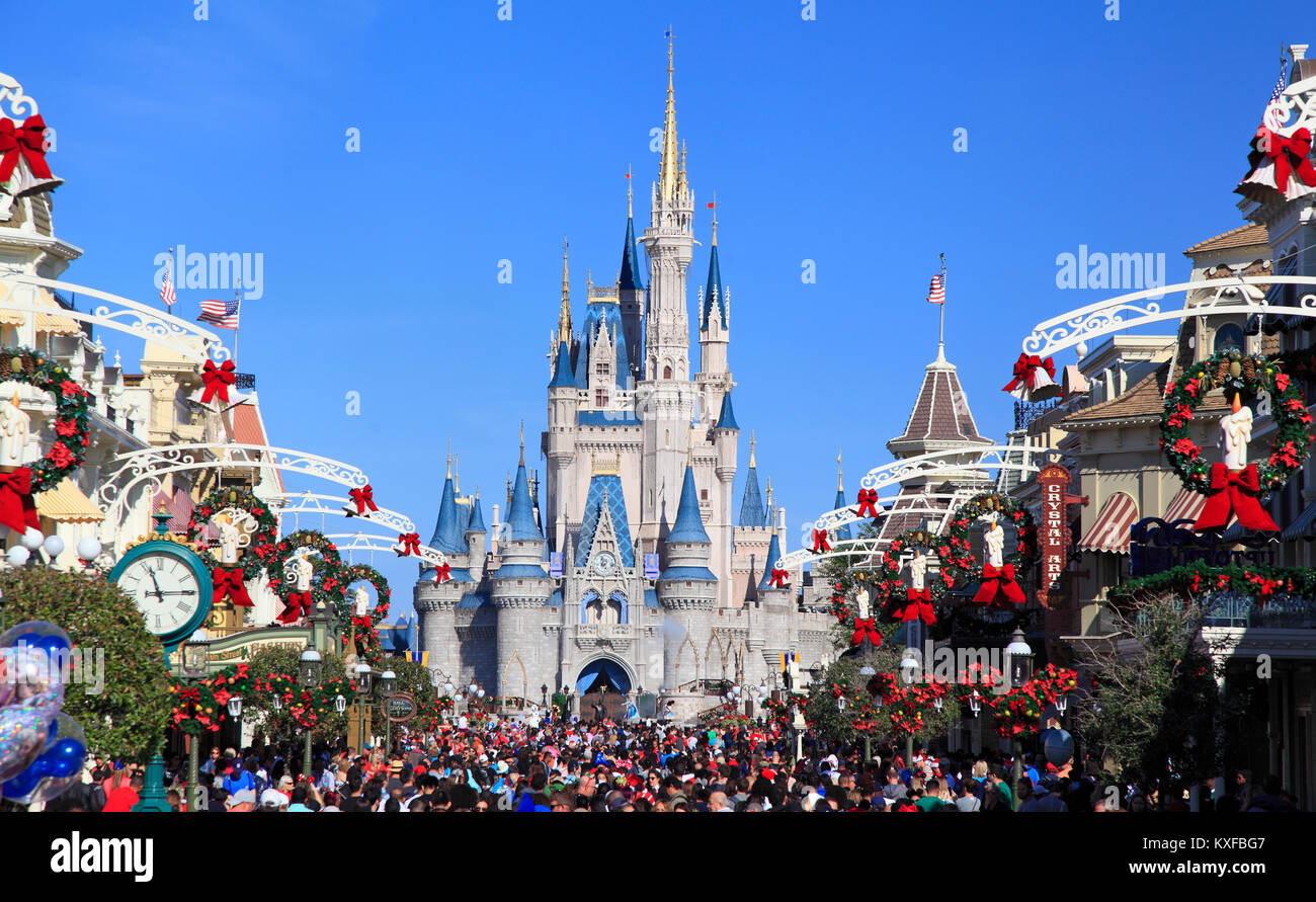 Main Street und Cinderella Schloss in Magic Kingdom, Disney, Florida Stockfoto