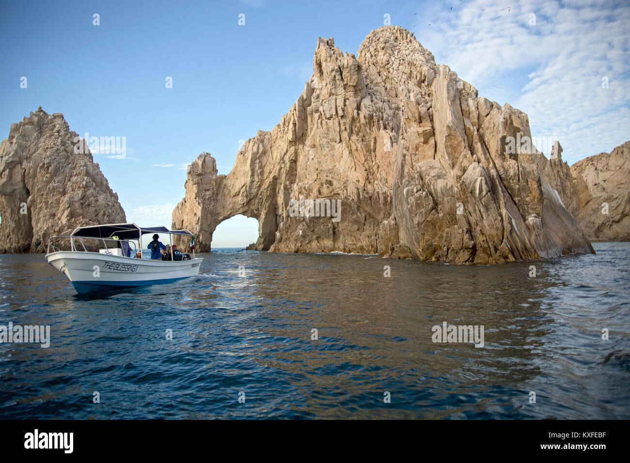 Ein kleines Boot im El Arco de Cabo San Lucas Stockfoto