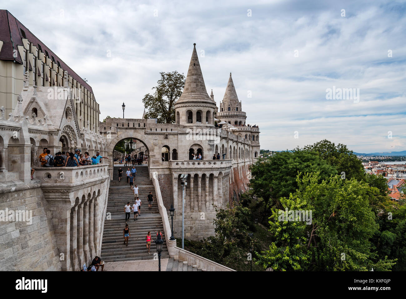 Budapest, Ungarn - 12. August 2017: Fischerbastei in Budapest. Es ist eine Terrasse im neo-gotischen und neo-romanischen Stil auf der Budaer Ufer Stockfoto