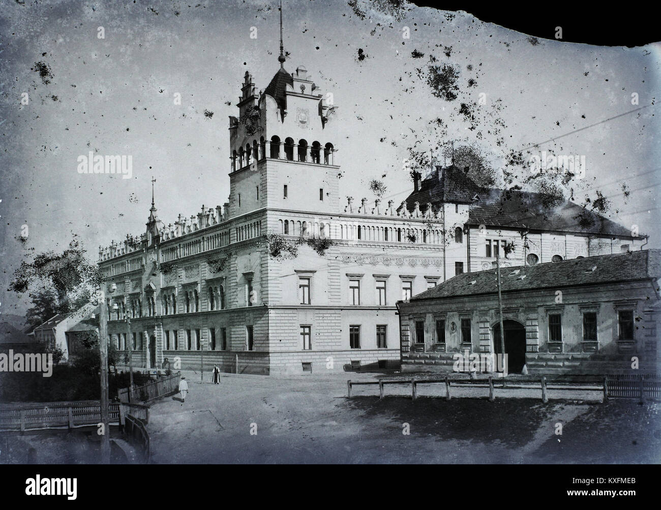 Foto aus der Sammlung Fortepan, das das Landhaus (vármegyeháza) des Landkreises Alsó-Fehér im historischen Ungarn zeigt, ein Verwaltungsgebäude, das die Bürgerarchitektur der Jahrhundertwende illustriert. Stockfoto