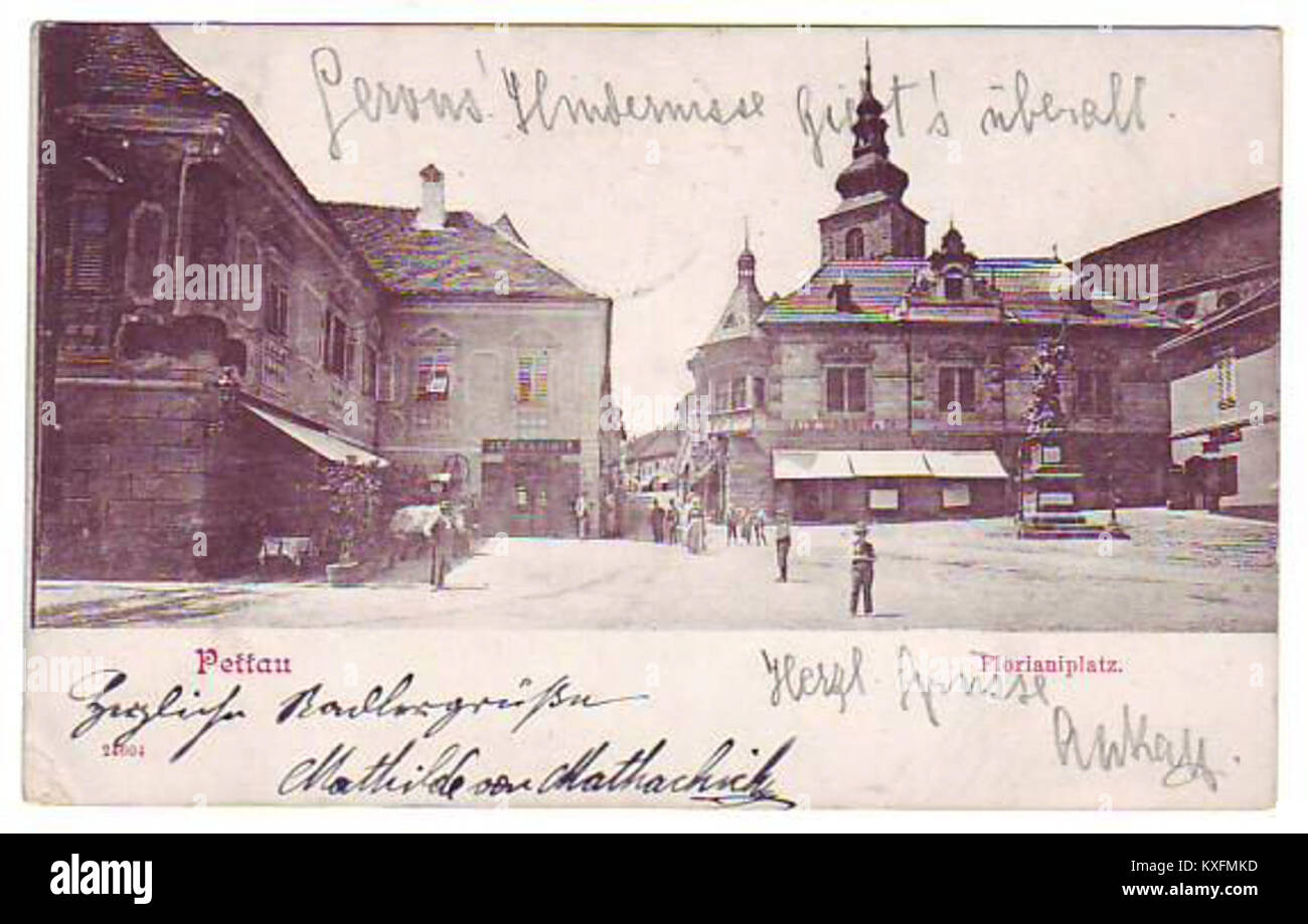 Postkarte aus dem Jahr 1900 mit der Stadt Ptuj in Slowenien, die ihr historisches Zentrum mit Blick auf den Schlosshügel und die Drava zeigt, was die lange Geschichte der Stadt und die visuelle Aufzeichnung des frühen 20. Jahrhunderts widerspiegelt. Stockfoto
