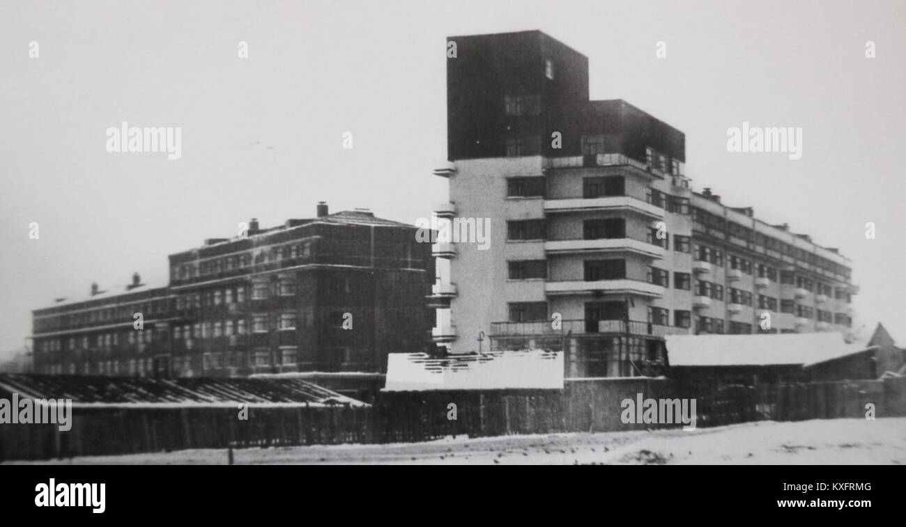 Das „Hausschiff“ (Дом-корабль) in Iwanovo, erbaut 1929–30, ist ein Wahrzeichen der sowjetischen konstruktivistischen Wohnarchitektur mit schiffähnlicher Form, Balkondecks und langen horizontalen Balkonen. Stockfoto