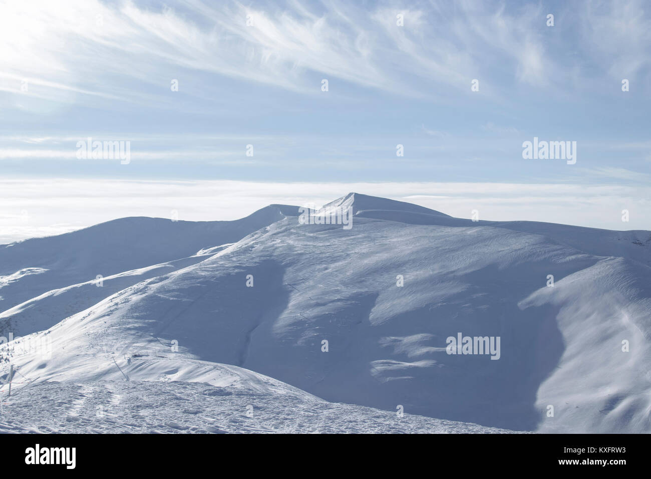 Majestätischen Blick auf schneebedeckte Karpatenbogens gegen Sky Stockfoto