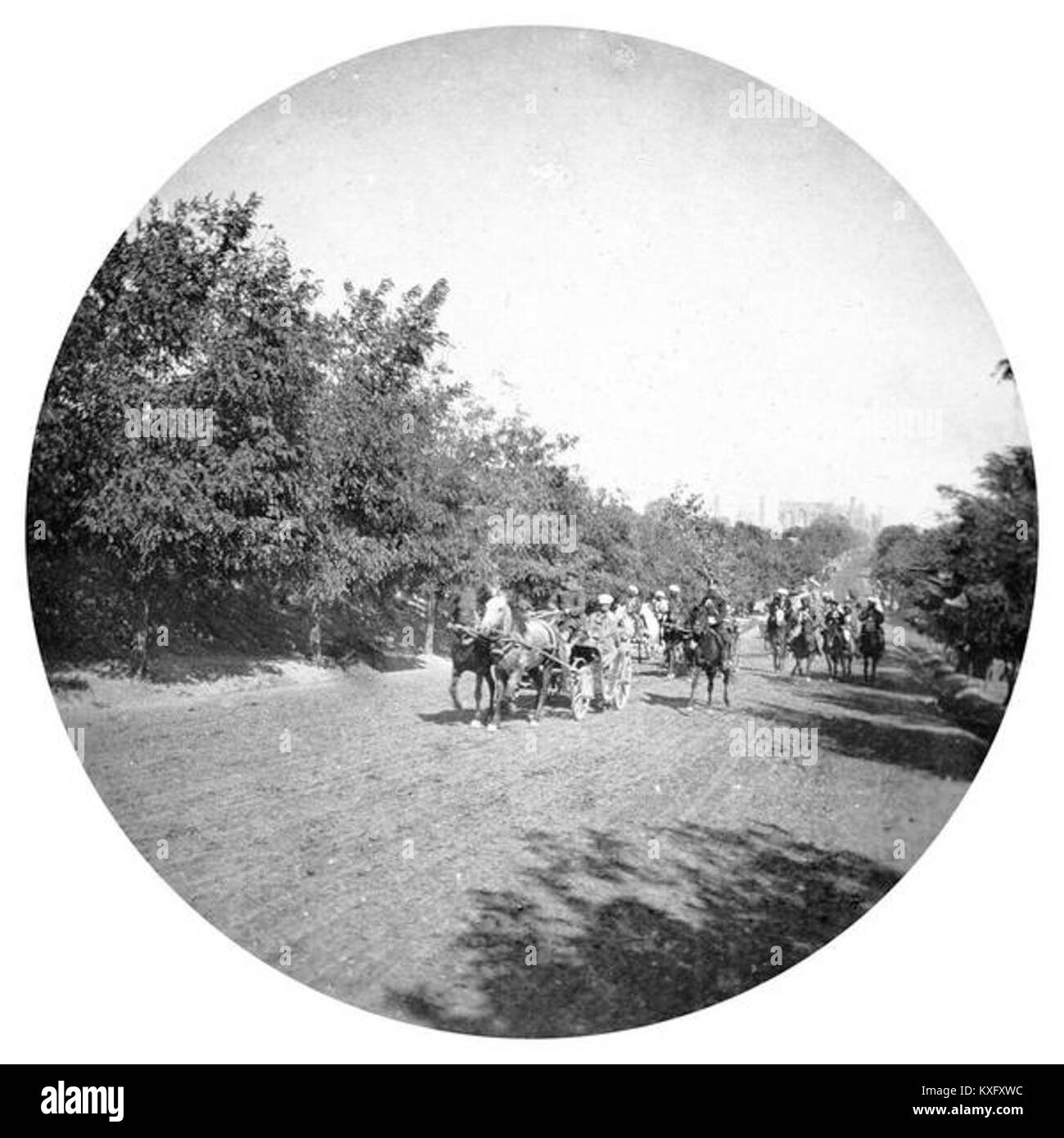 Der Titel „Samarkand – 70“ bezieht sich wahrscheinlich auf die Stadt Samarkand in Usbekistan, die möglicherweise ihr 70-jähriges Bestehen oder eine Ansicht aus den 1970er Jahren feiert und ihre historische Architektur und Rolle als kultureller Knotenpunkt Zentralasiens demonstriert. Stockfoto