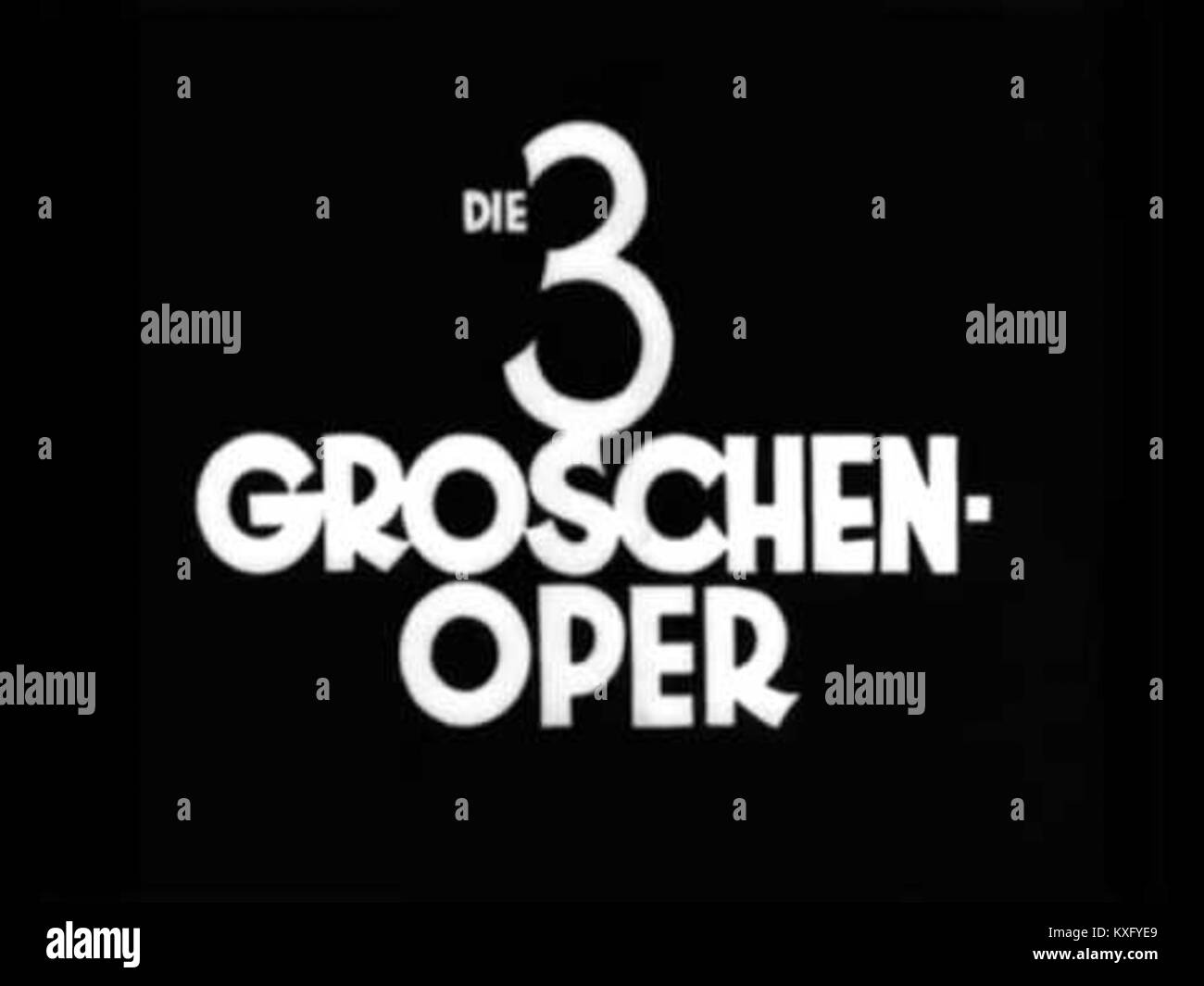 Die Dreigroschenoper ist ein Musikstück von Bertolt Brecht aus dem Jahr 1928 mit Musik von Kurt Weill, das die kapitalistische Gesellschaft satirisiert. Zu den Themen gehören Kriminalität, Klasse und Heuchelei, mit berühmten Liedern wie „Mack the Knife“. Stockfoto