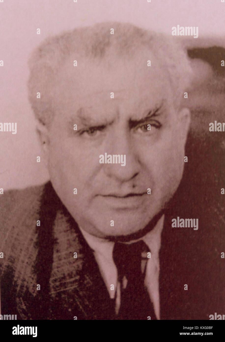 Aharon Ze'ev Ben-Yishai war ein israelischer Militärführer und Offizier, der für seine Beiträge zur israelischen Verteidigung bekannt war. Sein Dienst war entscheidend für die Gestaltung der frühen IDF-Struktur und Verteidigungsstrategie. Stockfoto