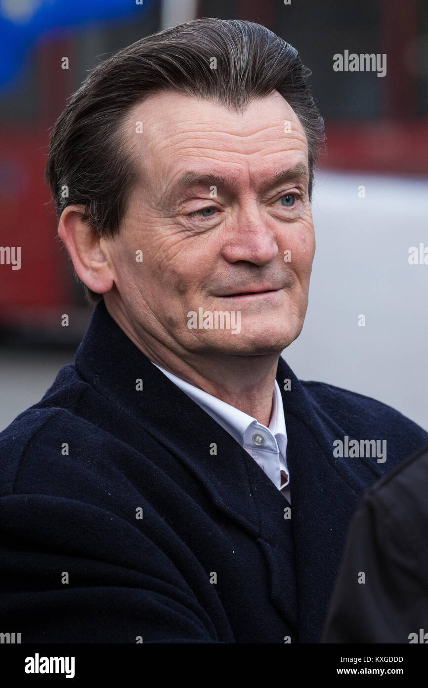 London, Großbritannien. 10 Jan, 2018. Feargal Sharkey, am besten als Lead-sänger der wegweisenden Irischen Punk/New Wave Band The Undertones bekannt, verleiht seine Unterstützung für einen Tierschützer fordern die Regierung auf, die Mittel der Änderung der Politik in einen Gesetzentwurf im Parlament heute vorgelegt wird von Labour-abgeordneten John Spellar die Schließung der Basis Musikveranstaltungen zu verhindern. Viele Musiker, wie Paul McCartney und Pink Floyd, haben die Kampagne unterstützt. Credit: Mark Kerrison/Alamy leben Nachrichten Stockfoto