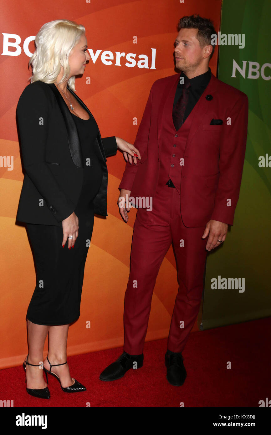 PASADENA, Ca - 09 Januar: Maryse Ouellet, Michael Mizanin, die Miz am 2018 NBCUniversal Winter Presse Rundgang im Langham Huntington, Pasadena am 9. Januar 2018 in Pasadena, Kalifornien. Quelle: David Edwards/MediaPunch Stockfoto