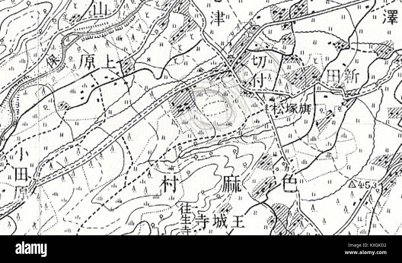 Ein Foto der Sema-Rennstrecke während der frühen Showa-Zeit in Japan. Die Showa-Periode, die 1926 begann, war geprägt von bedeutenden politischen, kulturellen und wirtschaftlichen Entwicklungen, einschließlich des Aufstiegs des japanischen Nationalismus und der Expansion der Industrialisierung. Stockfoto