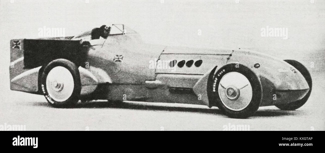Der Blue Bird II, der von Captain Malcolm Campbell gefahren wurde, stellte am 19. Februar 1928 am Daytona Beach einen Geschwindigkeitsrekord von 332,992 km/h (206,956 mph) auf und markierte damit einen bedeutenden Meilenstein in der Automobilgeschichte. Stockfoto
