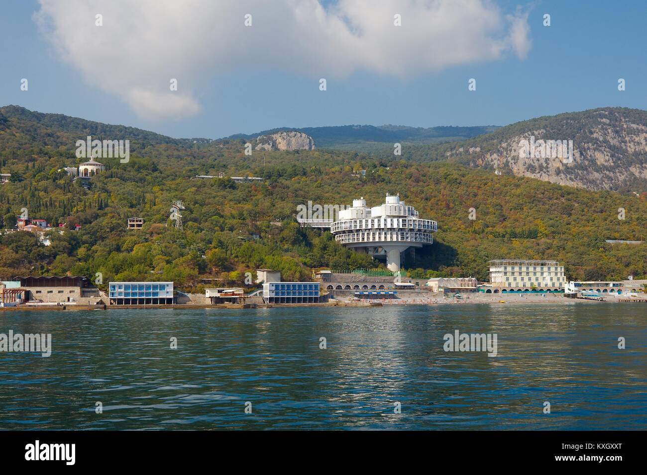 Druzhba Sanatorium am Ufer in der Nähe von Jalta Stockfoto
