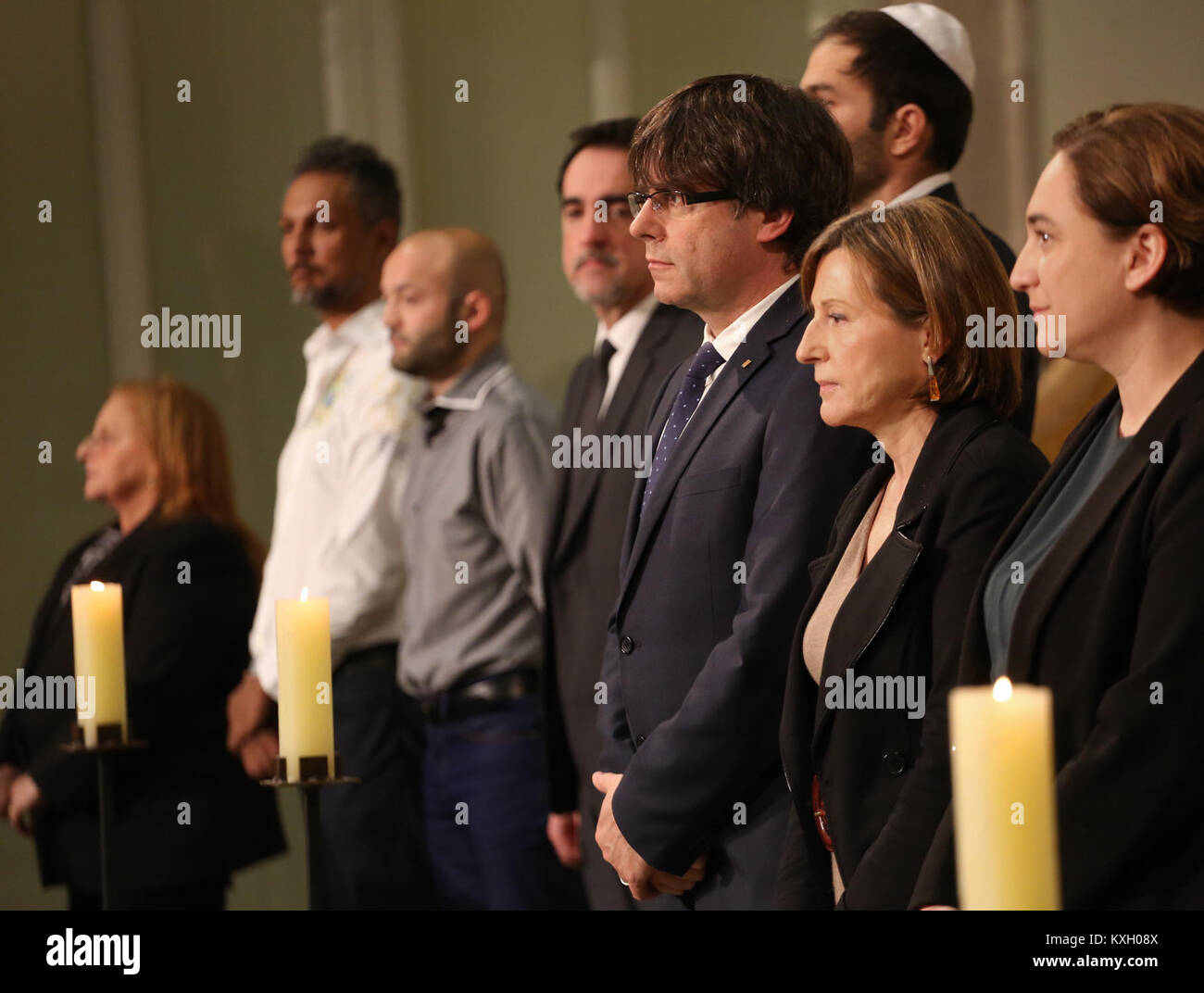 Eine Gedenkveranstaltung zum Internationalen Holocaust-Gedenktag, bei der die Opfer des Holocaust durch Gedenkveranstaltungen und Zeremonien geehrt werden. Stockfoto