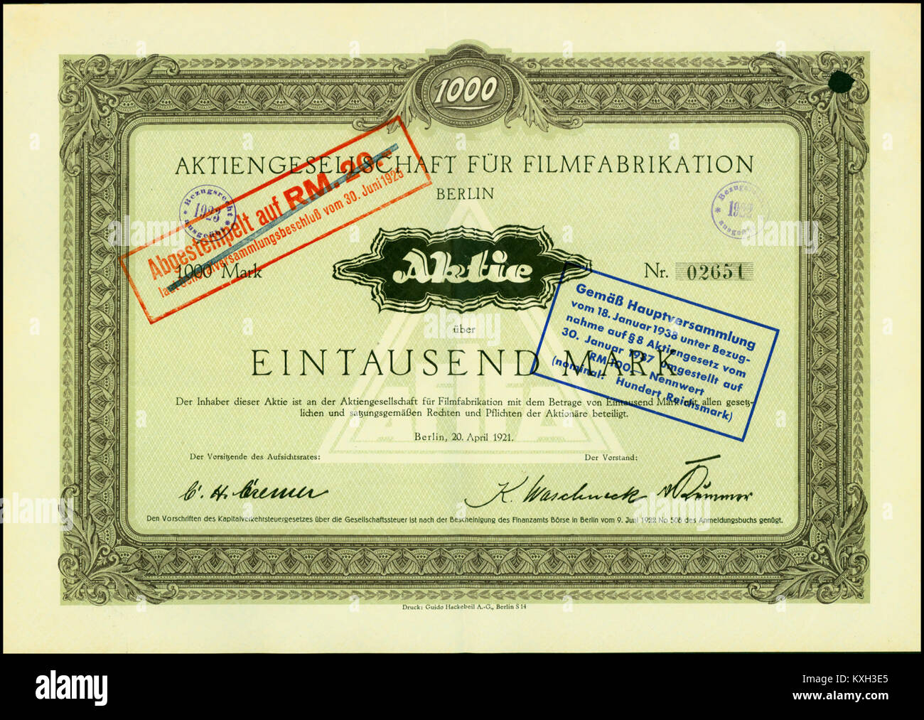 Ein Finanzdokument der AG für Filmfabrikation aus dem Jahr 1921, das auf einen Geldwert von 1000 Mark während der Wirtschaftszeit nach dem Ersten Weltkrieg verweist. Stockfoto