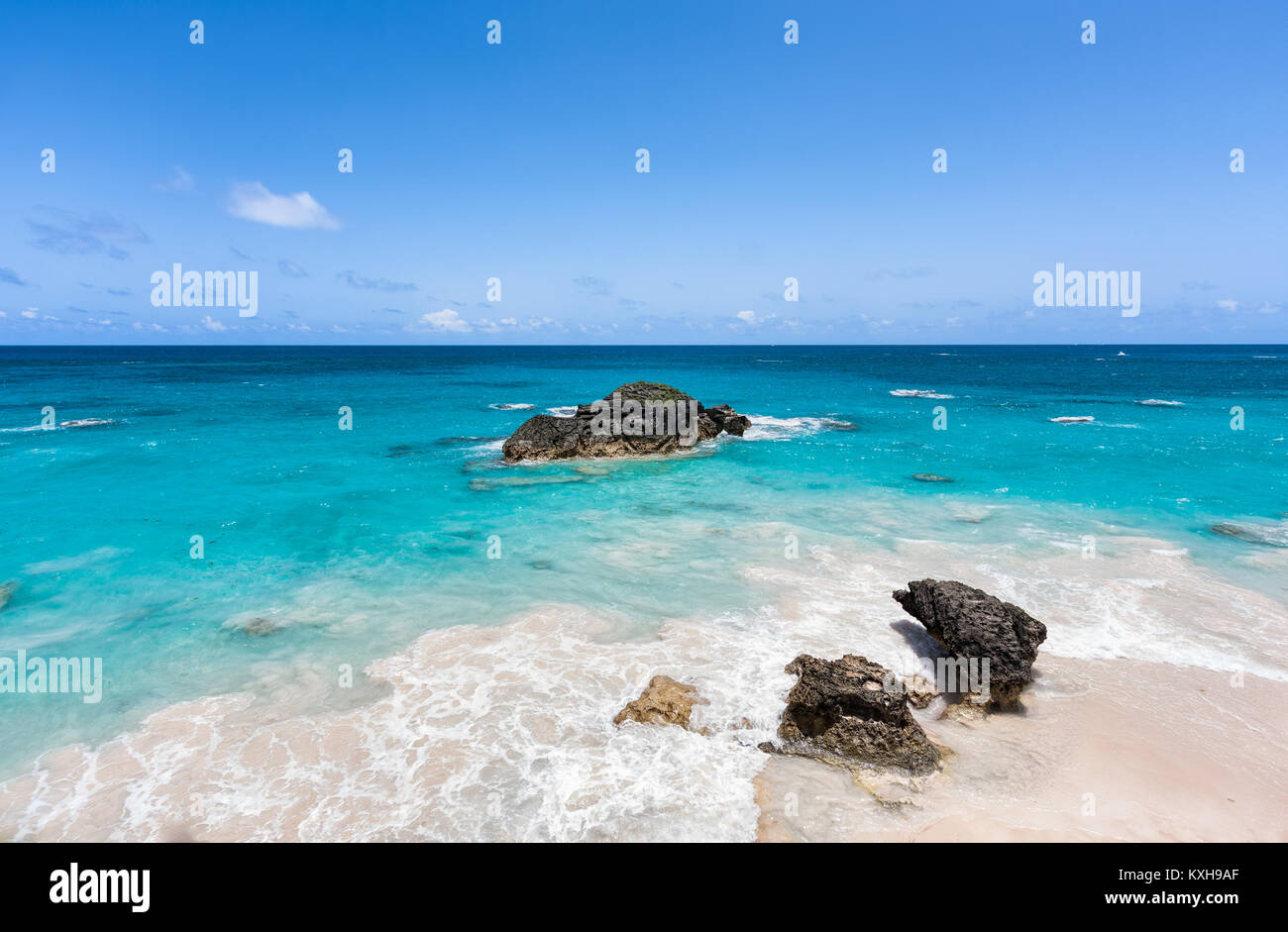 Horseshoe Bay in Bermuda an einem sonnigen Tag. Stockfoto
