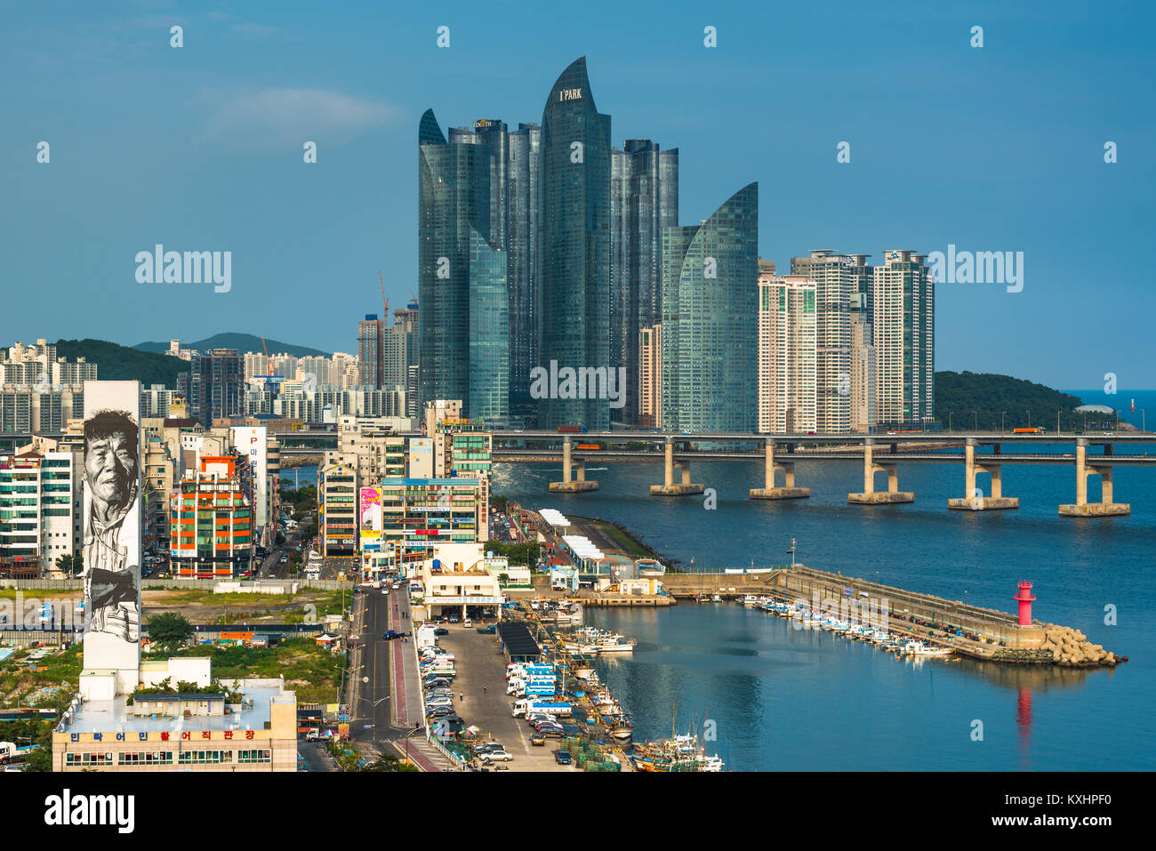 Blick auf Centum City Towers von erhöhten Aussichtspunkt in KwangAn Gwangalli Strand, Stadt, Yeongnam Busan, Südkorea. Stockfoto