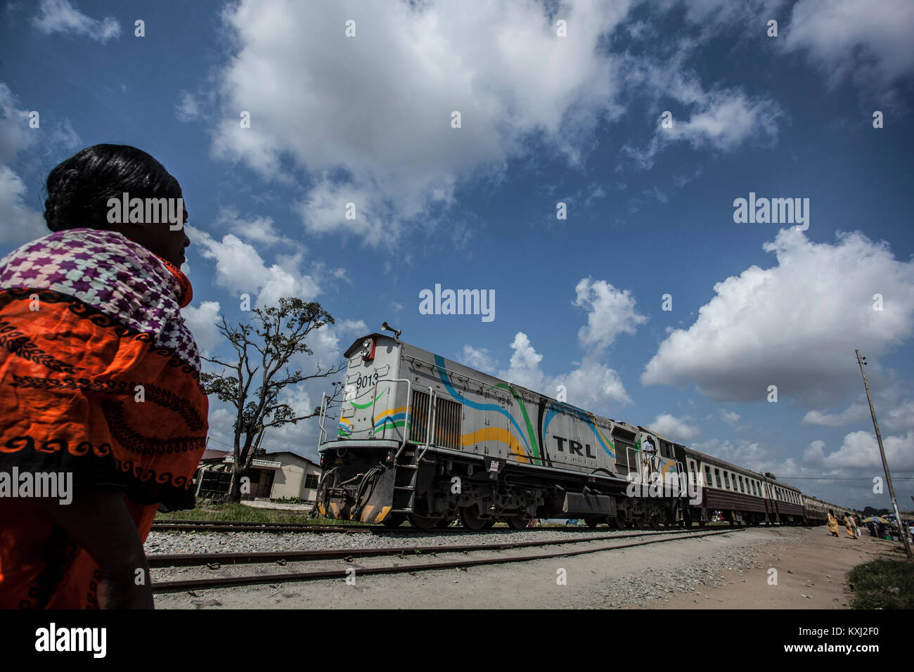 Zug in Dar es Salaam. Es ist die große Stadt und Hafen in Tansania. Stockfoto
