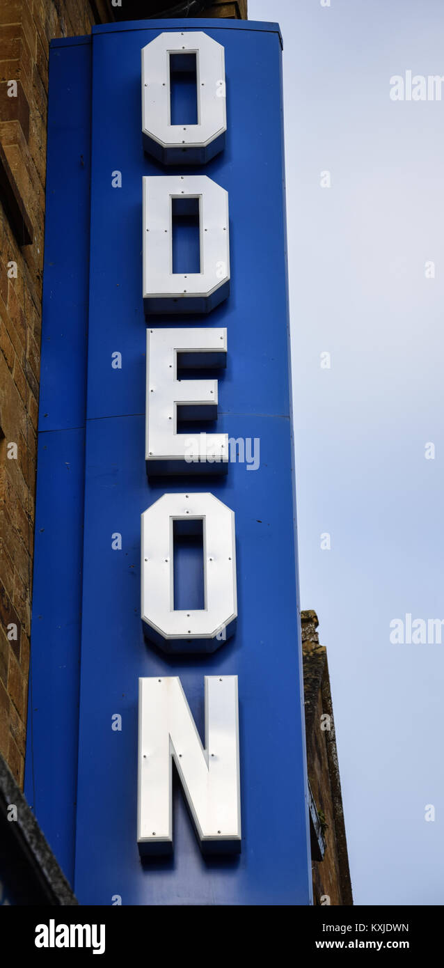 Banbury, Großbritannien - 29 November 2017: Hängeschild für das Kino Odeon in Banbury Stockfoto
