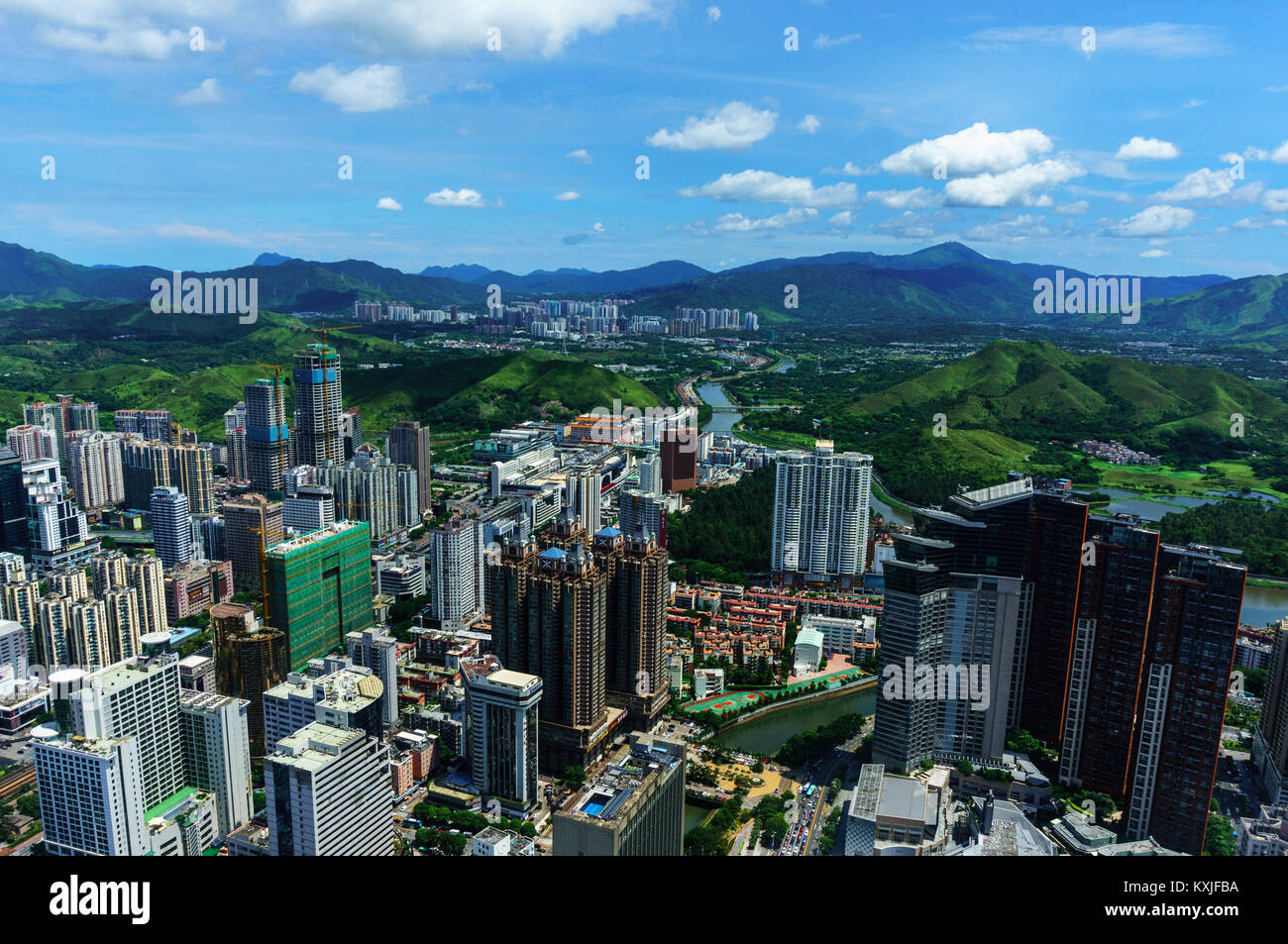 Shenzhen Stadtbild, mit Northern Hong Kong in der Ferne Stockfoto