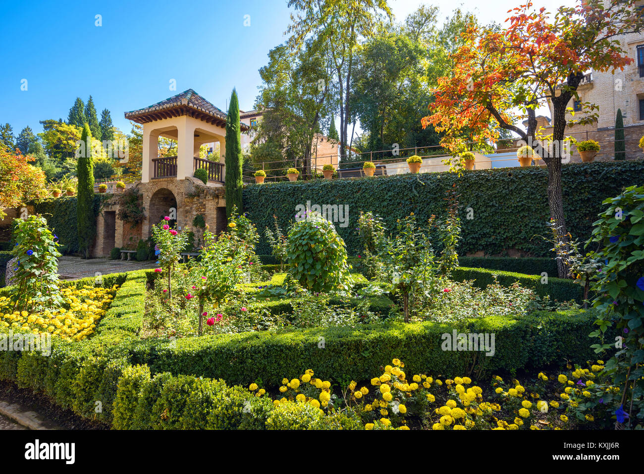 Aussicht auf Alhambra Palast Innenhof. Granada, Andalusien, Spanien Stockfoto