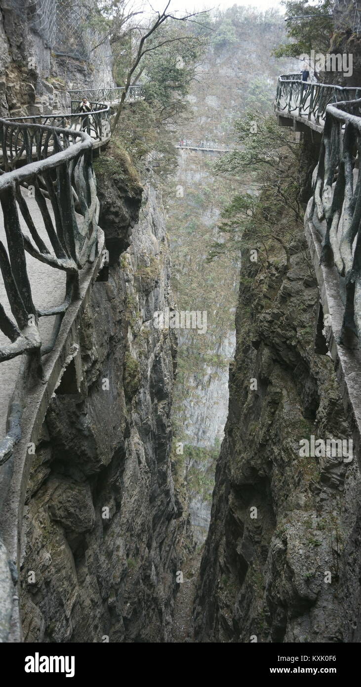 Schmaler Pfad auf Avatar Berg in Zhangjiajie Stockfoto