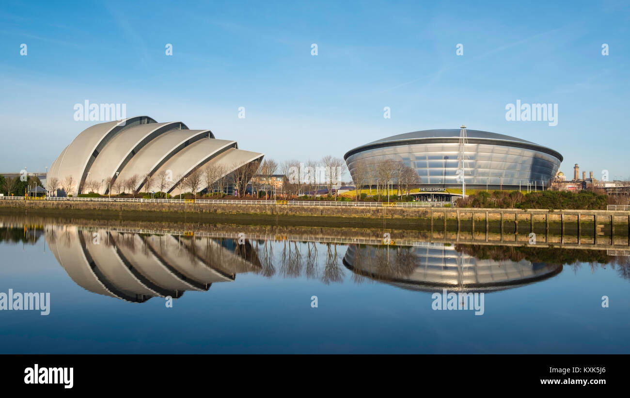 Blick auf SEK Armadillo Zentrum und SSE Hydro Arena am Ufer des Flusses Clyde in Glasgow, Vereinigtes Königreich Stockfoto